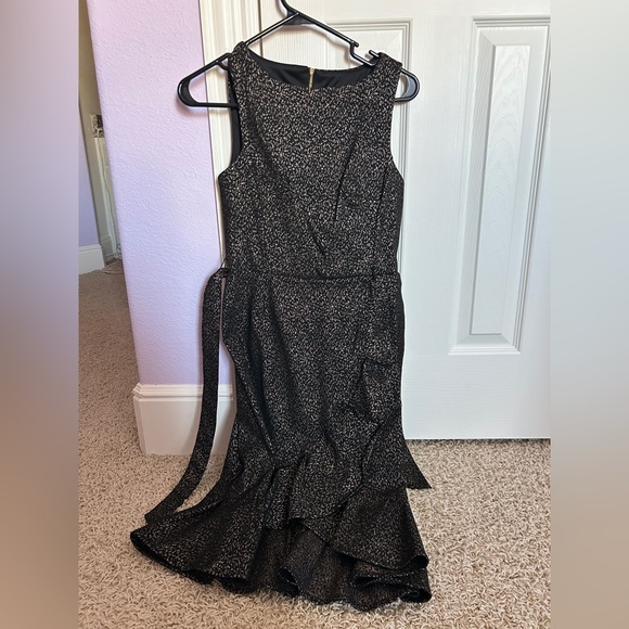 Calvin Klein Women’s Size 2 Black and Gold Patterned Dress - Picture 9 of 10